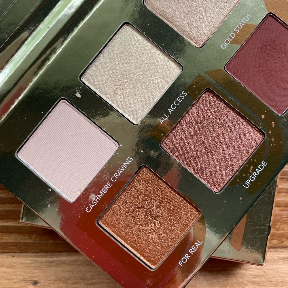 🎉HP🎉 New Buxom Boss Babe Betty Eyeshadow Palette - Picture 4 of 10